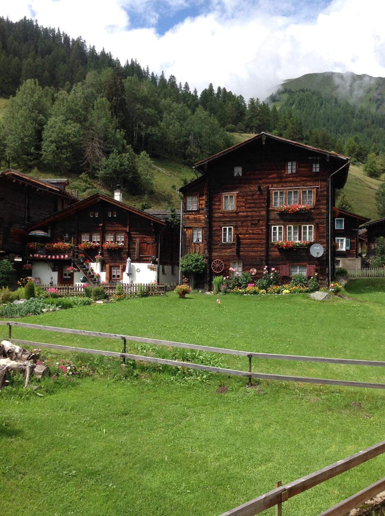 6 Dorfstrasse Appartement Oberwald Buitenkant foto
